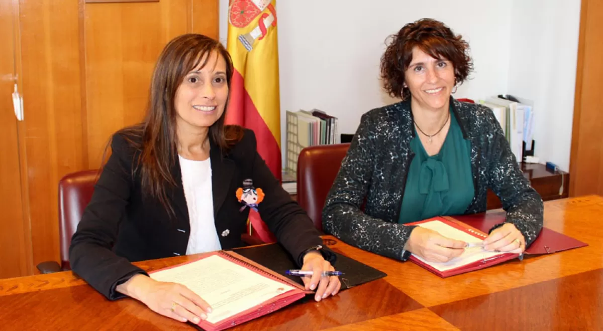 El MAGRAMA formaliza la entrega de las desaladoras de Ciudadela y Santa Eulalia al Gobierno balear