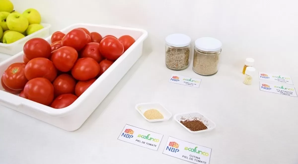 Semillas y piel de tomate, sandía y manzana: materia prima para envases y productos más sostenibles