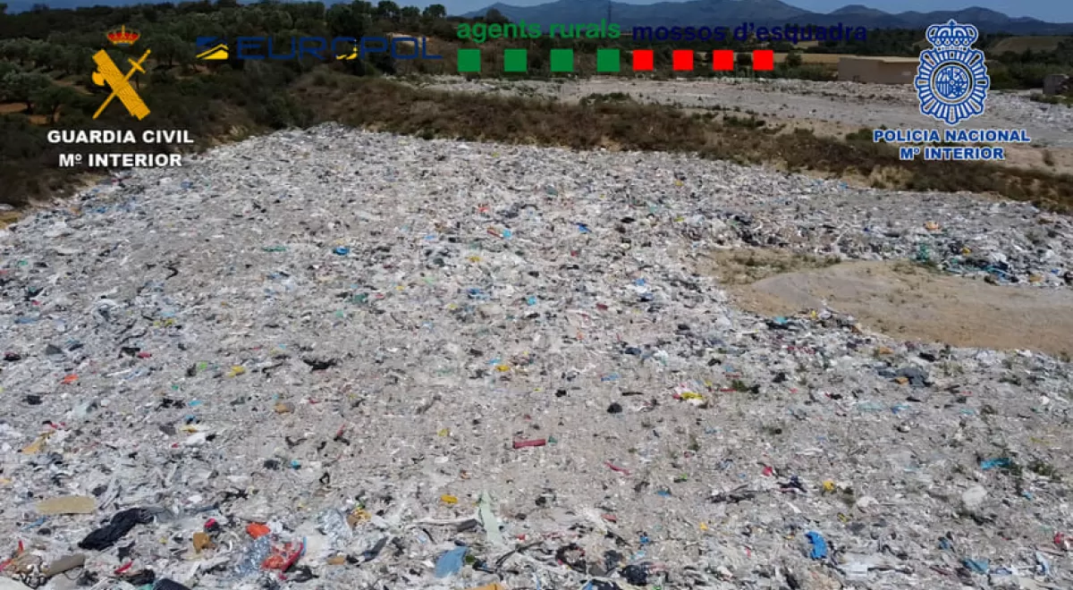 La Guardia Civil desarticula una organización criminal dedicada al tráfico de residuos desde Francia