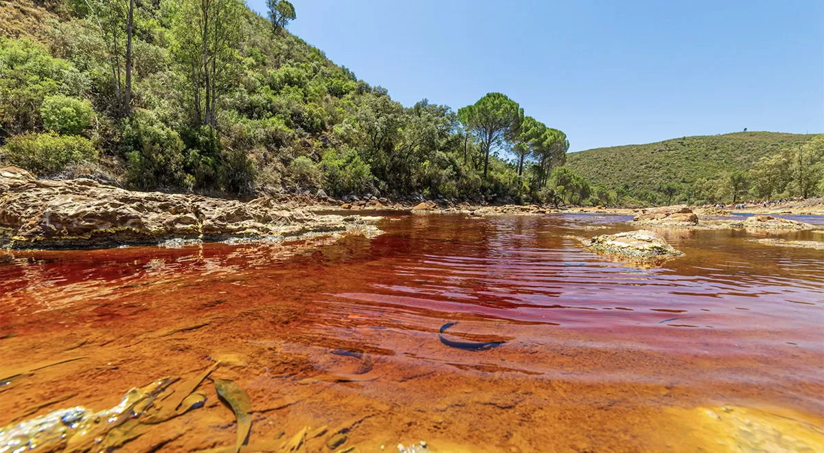 Aguas rojizas del río Tinto. Luis becerra / Shutterstock