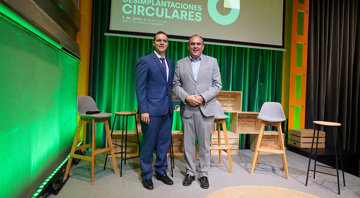 De izquierda a derecha Jorge López, Director de Sostenibilidad de SURUS y César Asensio, Director de Sostenibilidad y Medio Ambiente de AECOM
