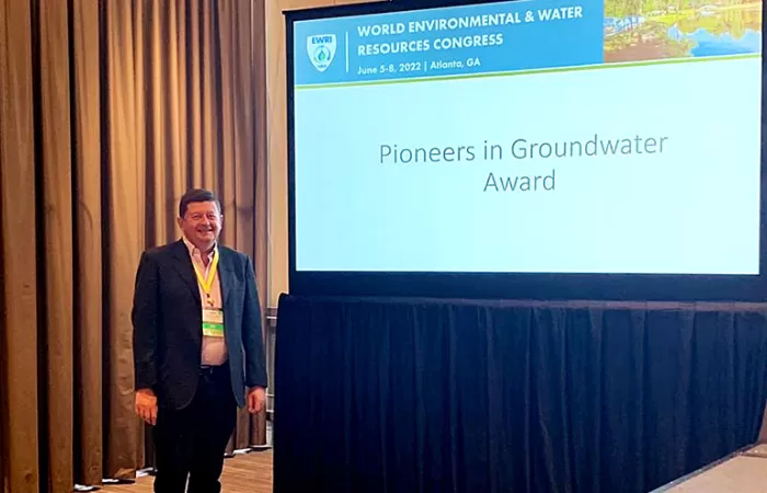 Jaime Gómez recibe el premio “EWRI Pioneers in Groundwater 2022” de la ASCE