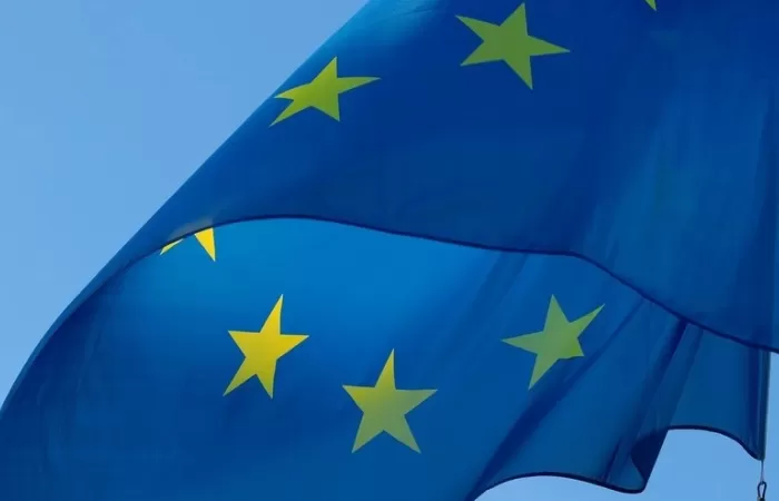 La Comisión Europea regulará que las empresas respeten los derechos humanos y el medio ambiente