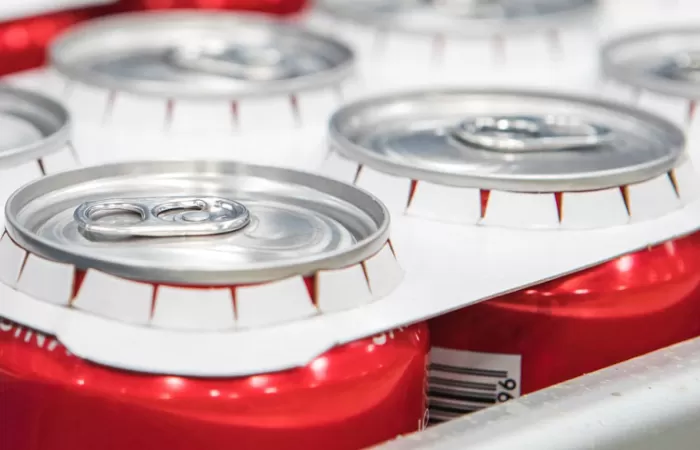 Coca-Cola en España ahorrará más de 18 toneladas de plástico al año gracias a los agrupadores de cartón