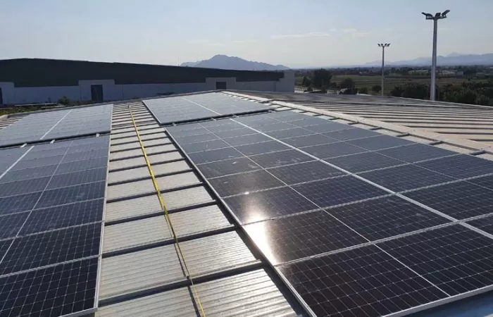 La instalación fotovoltaica de la planta de transferencia de Dolores garantiza su autosuficiencia y reduce emisiones