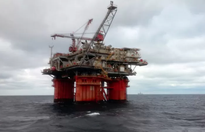 El metano emitido por plataformas marinas de extracción de hidrocarburos es detectado por primera vez