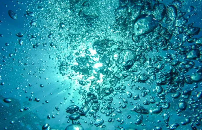 Nuevas tecnologías de ingeniería de datos aplicadas a la detección de contaminantes en agua