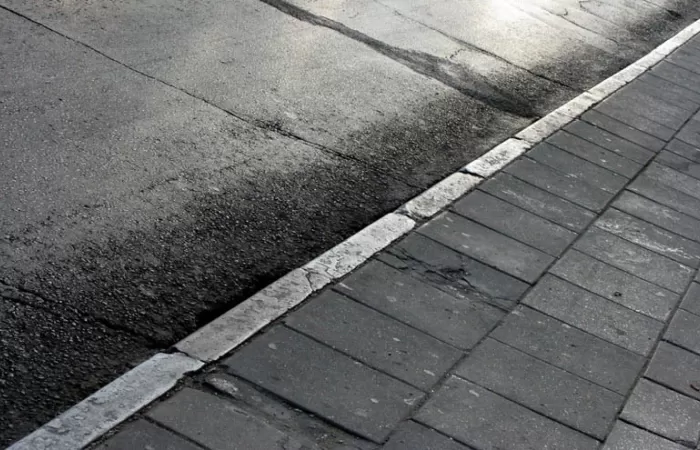 Pavimentos cerámicos de bajo valor comercial para crear sistemas de drenaje sostenible en las ciudades