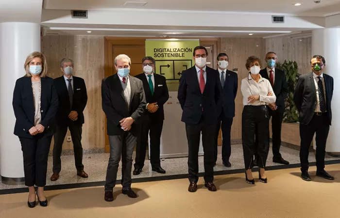 Fundación CEOE y los principales SCRAP se alían para reducir la brecha digital a través de la economía circular