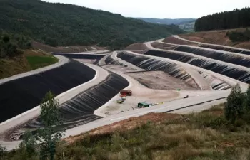 El Gobierno de Cantabria inicia la segunda fase del sellado del vertedero El Mazo