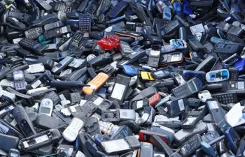 Bacterias para recuperar hasta un 30% más de metal de los teléfonos móviles en desuso