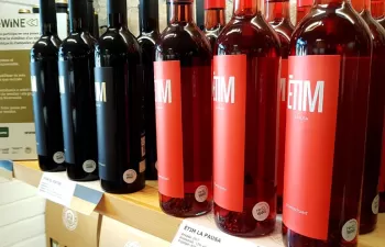 Arranca una prueba piloto para reutilizar botellas de vino en Cataluña