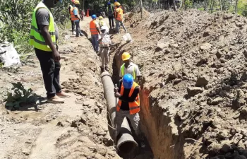 Incatema completa la instalación de tuberías en la obra para llevar agua potable Hinche