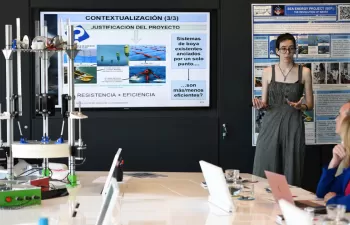 Un prototipo que mejora la generación de energía de las olas competirá en la final del Stockholm Junior Water Prize