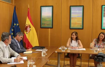 Liana Ardiles se reúne con el Gobierno de Extremadura para tratar el Pacto Nacional del Agua