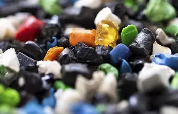 Un futuro brillante y necesario para el plástico reciclado