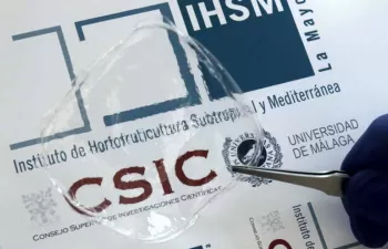 Obtienen un bioplástico impermeable y transpirable apto para las industrias textil y alimentaria