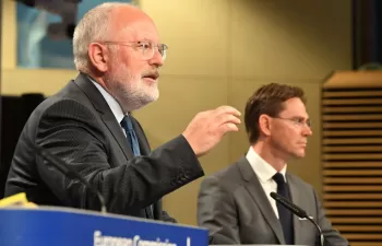 La Comisión Europea presenta nuevas normas para reducir los residuos plásticos en el mar