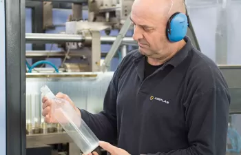 Bodega Matarromera desarrolla la primera botella de vino de PLA diseñada por AIMPLAS