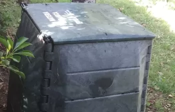 El concello pontevedrés de Tui y Sogama amplían el compostaje doméstico a 22 nuevas viviendas