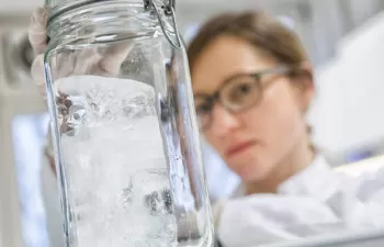 Más de 12.000 partículas de plástico por litro de hielo marino del Ártico