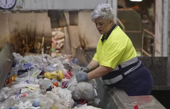 Las mujeres en riesgo de exclusión se abren paso en el sector de los residuos