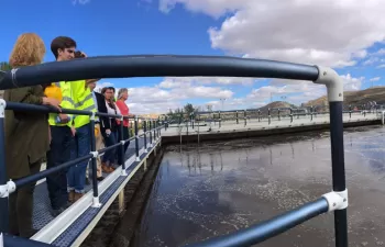 Alumnos de la Universidad de Stanford visitan la depuradora de Segovia