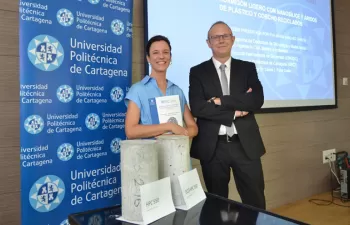Una tesis de la UPCT desarrolla un hormigón ligero y sostenible utilizando plástico y corcho reciclado