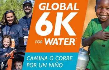 Aqualia anima a sumar kilómetros para llevar agua potable a 300 niños en Uganda