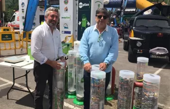 Los corredores de la Travesera Picos de Europa baten la marca de recogida de pilas usadas