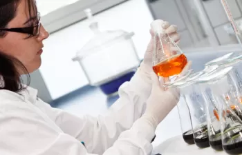 Presentan una novedosa tecnología basada en el grafeno para tratar aguas de plantas nucleares