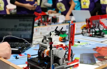 15.000 jóvenes españoles investigan en equipo el ciclo humano del agua en el programa FIRST LEGO League