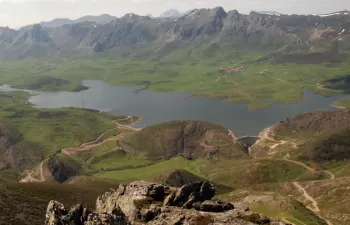 Adjudicada la explotación, conservación y mantenimiento de la presa leonesa de Casares de Arbás