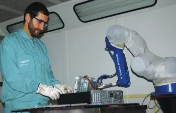 Humanos y robots colaborarán en el reciclado de los RAEE