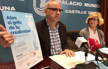 El Ayuntamiento de Rota y Aqualia presentan un concurso para diseñar el logotipo del Agua del Grifo de la localidad