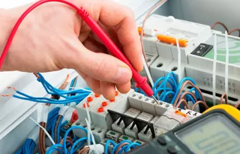 Enginyers BCN obtiene la acreditación para certificar expertos en instalaciones de baja tensión