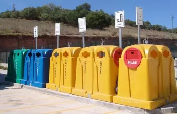 Junta de Andalucía, FAMP y Ecoembes abordan la gestión de los envases