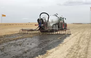 Más de 250 agricultores y ganaderos conocen las últimas innovaciones en maquinaria de distribución de purines