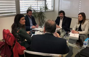 Un sistema de depuración natural con bivalvos para mejorar el estado ecológico del Mar Menor