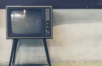 Convierten el vidrio de tubo de televisiones antiguas en material para la construcción de carreteras