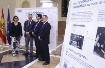 Reciclar más y mejor los aparatos eléctricos y electrónicos, objetivo de la exposición \"RAEEcíclalos\"