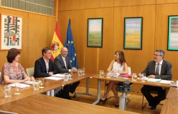 Liana Ardiles re reúne con el director general de Aguas de Canarias para tratar el Pacto Nacional del Agua