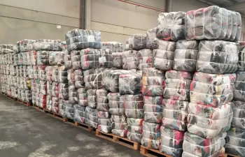 Koopmat Acustic: algodón para reciclaje convertido en paneles aislantes para la construcción