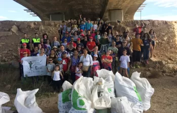 8.140 voluntarios en Cataluña recogen más de 75 toneladas de desechos en \"Let\'s clean up Europe\"