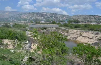 Lagunaje natural para la depuración de aguas residuales en Titanyen (Haití)