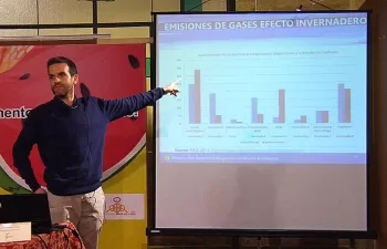 \"Cuando tiramos un alimento a la basura, también desperdiciamos todos los recursos invertidos en su producción\"