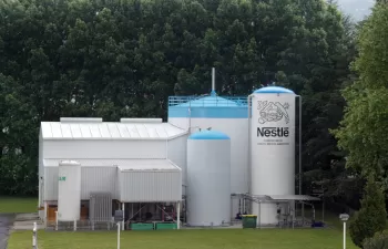 Nestlé logra reducir en un 64% el uso de agua en sus fábricas