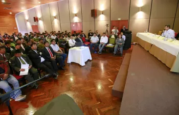 El Gobierno de Perú se compromete a viabilizar plantas de tratamiento del Lago Titicaca