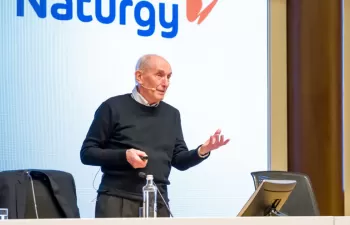 "Sustituir los combustibles fósiles por las energías renovables nos llevará varias generaciones"