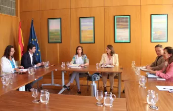 Liana Ardiles se reúne con la FEMP en la ronda de contactos para alcanzar un Pacto Nacional por el Agua